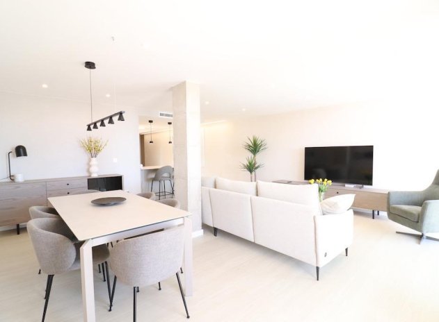 Resale - Apartment / flat - Torrevieja - Paseo maritimo