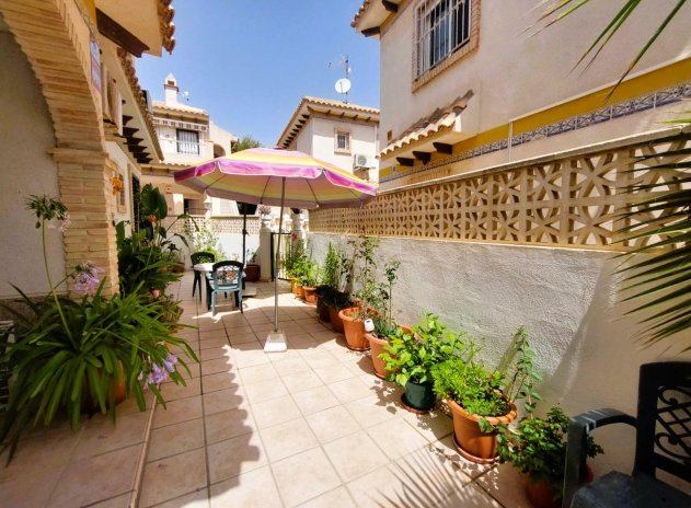 Resale - Semi Detached Villa - Torrevieja - Las calas