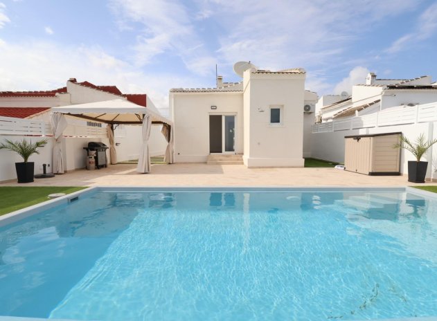 Resale - Villa - Torrevieja - San luis