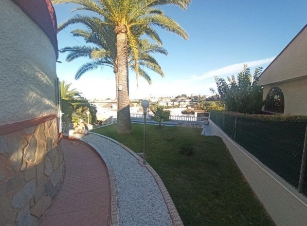 Resale - Villa - Torrevieja - Los balcones