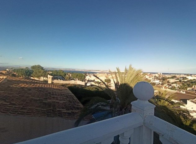 Reventa - Villa - Torrevieja - Los balcones