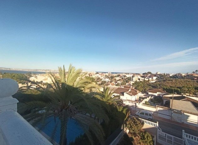 Reventa - Villa - Torrevieja - Los balcones