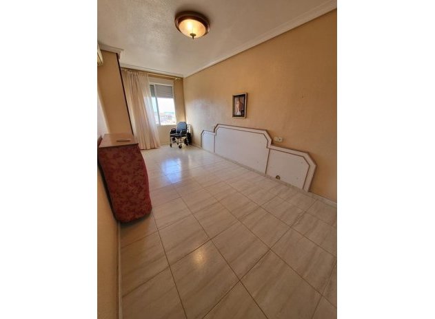 Resale - Apartment / flat - Torrevieja - Habaneras