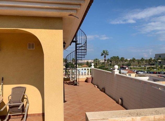 Resale - Villa - Torrevieja - Los altos