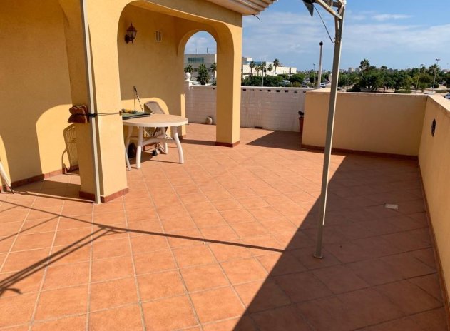 Resale - Villa - Torrevieja - Los altos