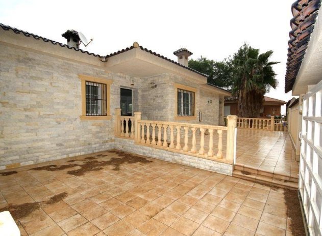 Resale - Villa - Orihuela Costa - Altos de Campoamor