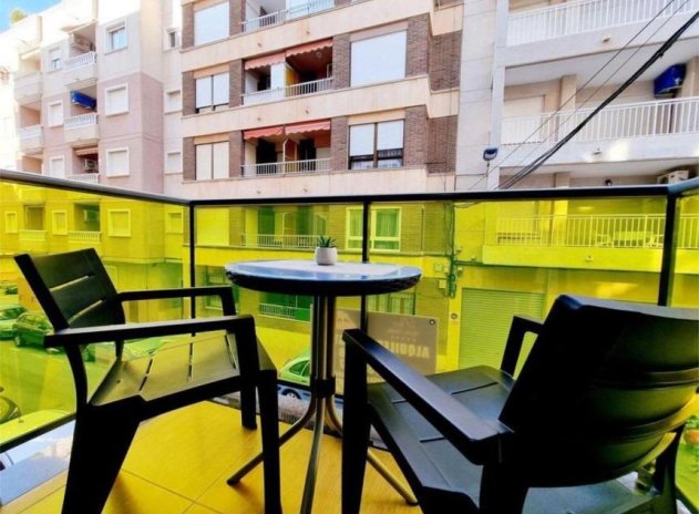 Resale - Apartment / flat - Torrevieja - Estacion de autobuses