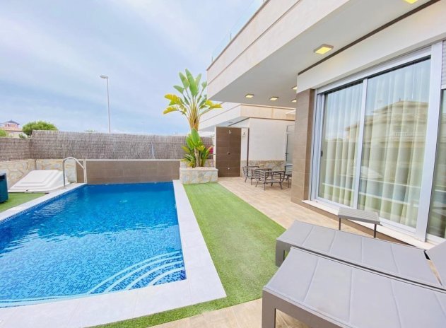 Revente - Villa - Orihuela Costa - Montezenia