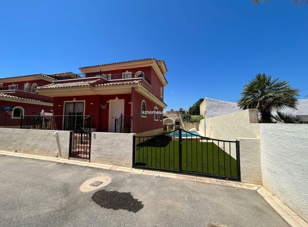 Herverkoop - Villa - Orihuela Costa - Lomas de Cabo Roig