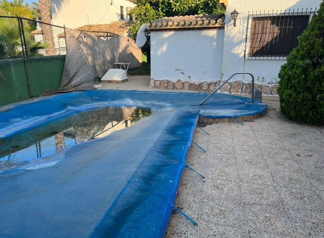 Resale - Villa - Orihuela Costa - Punta Prima