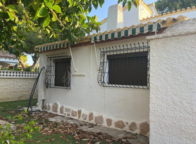 Herverkoop - Villa - Orihuela Costa - Punta Prima