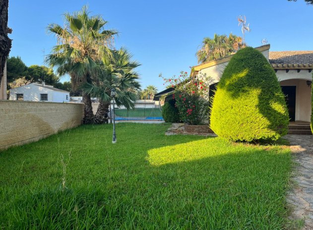 Resale - Villa - Orihuela Costa - Punta Prima