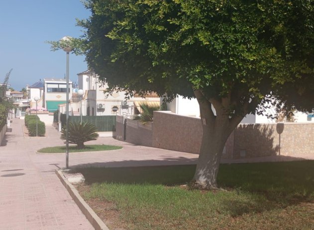 Resale - Bungalow - Torrevieja - Los altos