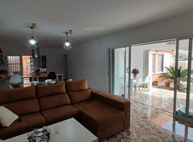 Resale - Villa - Torrevieja - La veleta