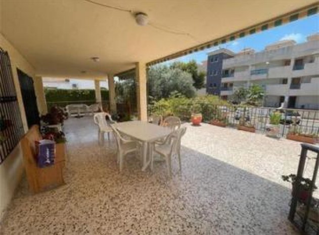 Herverkoop - Villa - Orihuela Costa - La Zenia