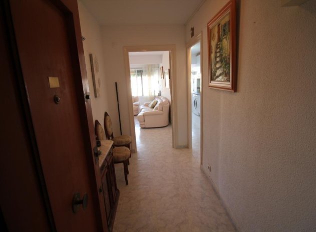 Resale - Apartment / flat - Torrevieja - Paseo maritimo