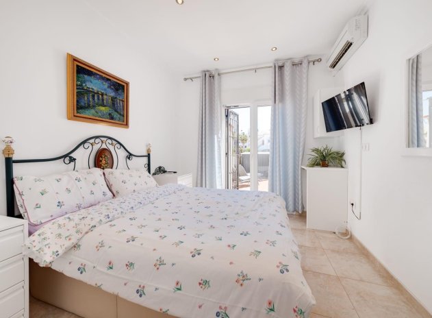 Resale - Villa - Orihuela Costa - Los Dolses