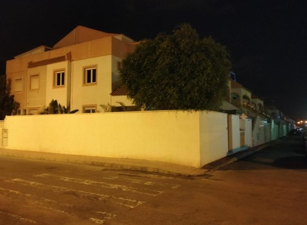 Resale - Terraced house - Torrevieja - Torretas