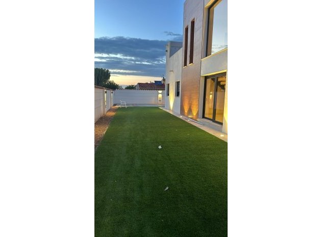 Resale - Terraced house - Torrevieja - Center