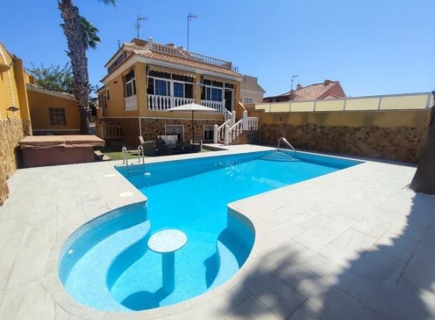 Revente - Villa - Torrevieja - Aguas nuevas 1