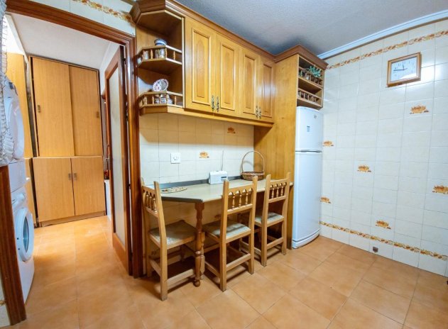 Resale - Apartment / flat - Torrevieja - Puerto