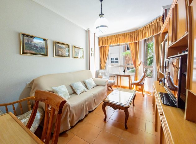 Resale - Apartment / flat - Torrevieja - Puerto