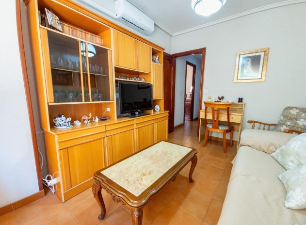 Resale - Apartment / flat - Torrevieja - Puerto