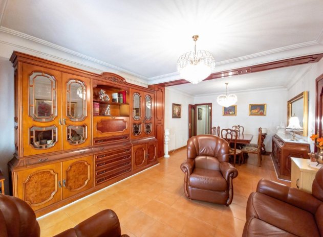 Resale - Apartment / flat - Torrevieja - Puerto