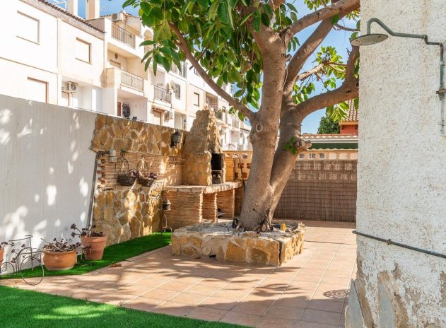 Resale - Villa - Orihuela Costa - Punta Prima