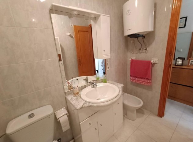 Resale - Apartment / flat - Torrevieja - Playa del cura