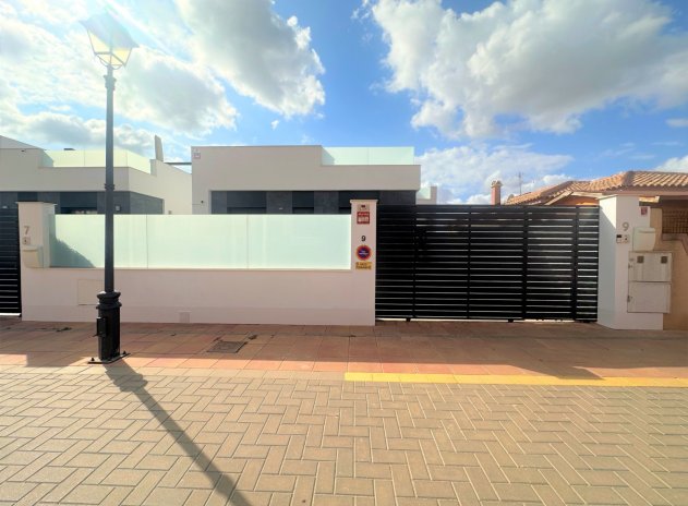 Reventa - Villa - Los Alcazares