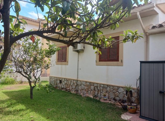 Resale - Villa - Orihuela Costa - Punta Prima