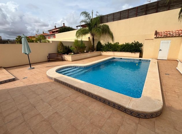 Resale - Villa - Torrevieja Centro - Torrevieja