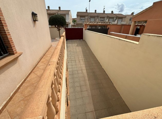 Resale - Villa - Torrevieja Centro - Torrevieja