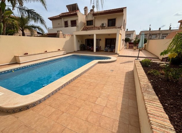 Wiederverkauf - Villa - Torrevieja Centro - Torrevieja