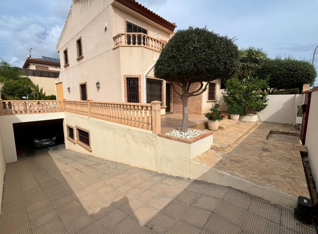 Herverkoop - Villa - Torrevieja Centro - Torrevieja