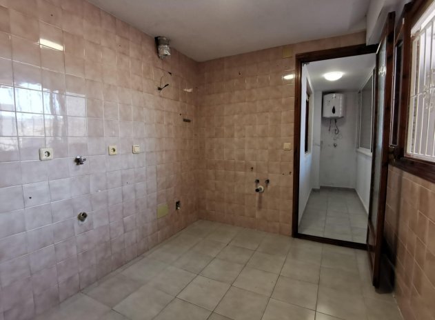 Resale - Apartment / flat - Torrevieja - Estacion de autobuses