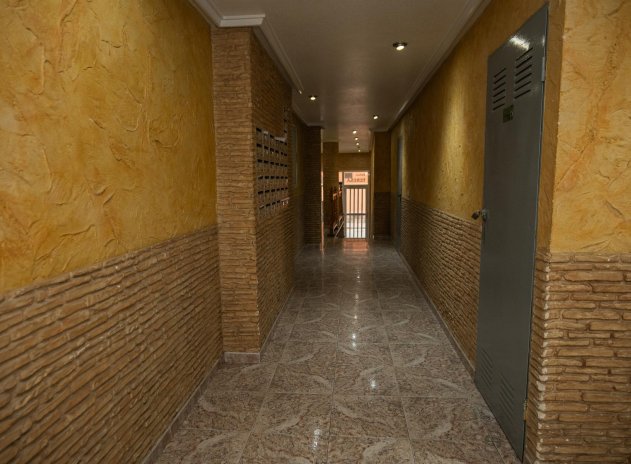 Resale - Apartment / flat - Torrevieja - Center