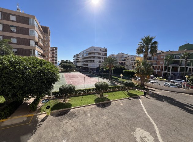 Resale - Apartment / flat - Torrevieja - La Veleta