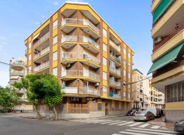 Resale - Apartment / flat - Torrevieja - Estacion de autobuses