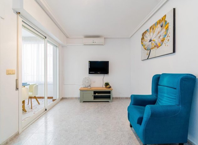 Resale - Apartment / flat - Torrevieja - Estacion de autobuses