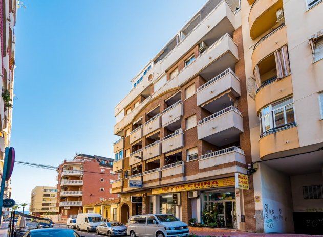 Resale - Apartment / flat - Torrevieja - Estacion de autobuses