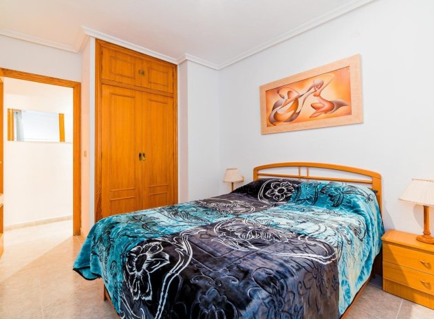 Resale - Apartment / flat - Torrevieja - Estacion de autobuses