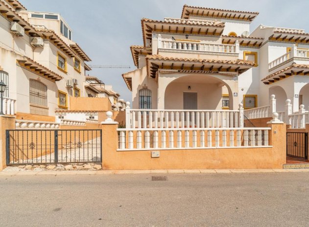 Resale - Villa - Orihuela Costa - Los Dolses