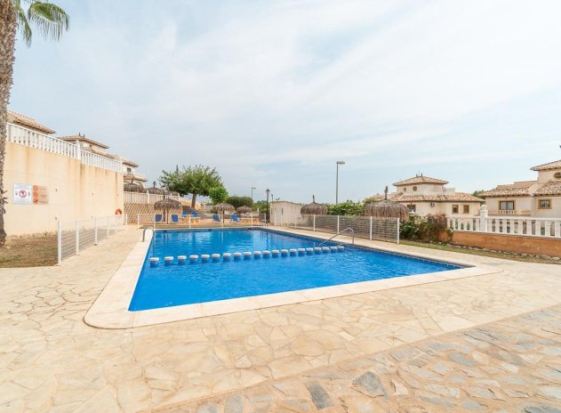 Resale - Villa - Orihuela Costa - Los Dolses