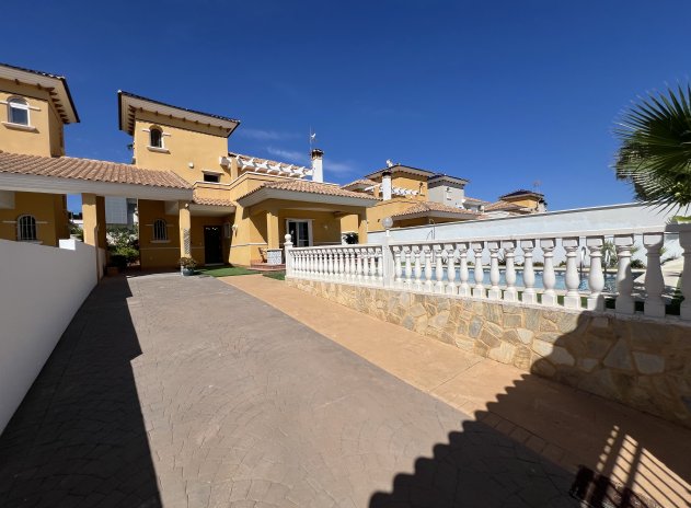 Wiederverkauf - Villa - Orihuela Costa - La Zenia