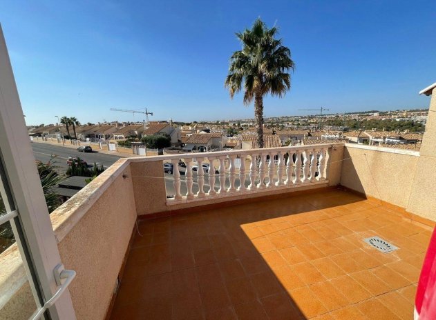 Resale - Villa - Torrevieja - Los altos