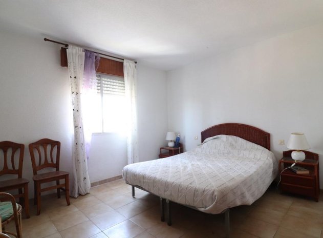 Resale - Apartment / flat - Torrevieja - Punta Prima