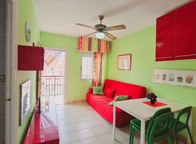 Resale - Apartment / flat - Torrevieja - La Mata pueblo