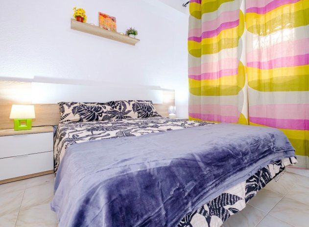 Resale - Bungalow - Torrevieja - Playa de los Naufragos